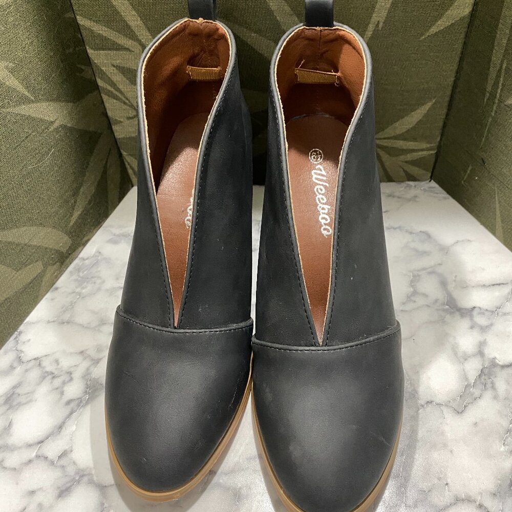 Weeboo Ramona bootie 6 1/2 chunky stacked  heel Black